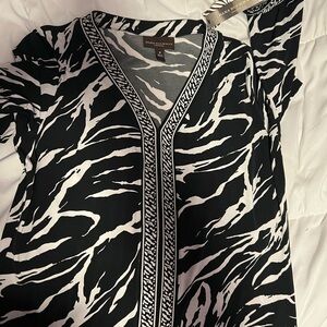 Dana Buchman Black 3/4 Sleeve Graphic Blouse